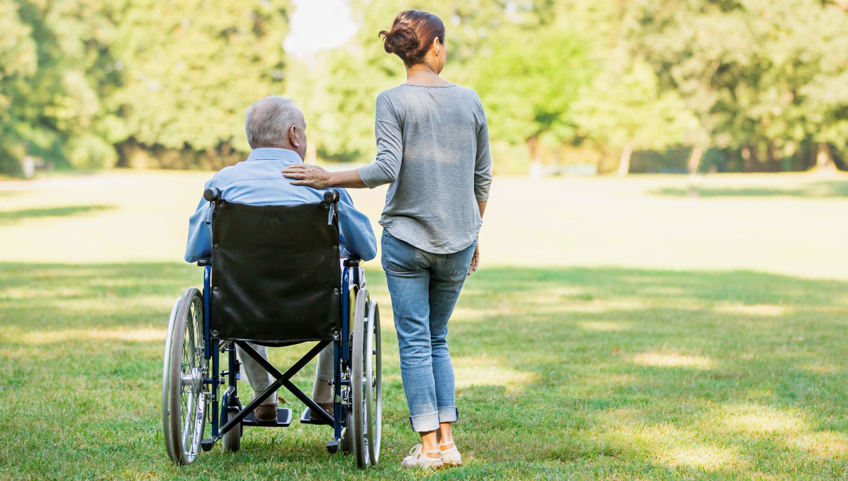 idoso cadeira de rodas
